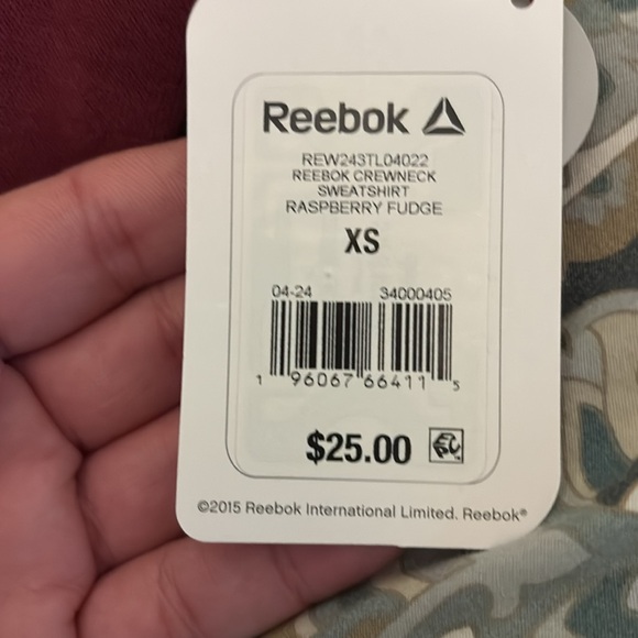Reebok Crewneck Sweatshirt with Logo NWT - Picture 3 of 5